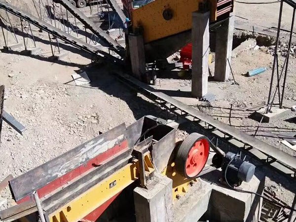 環(huán)保移動式破碎站結(jié)構(gòu)