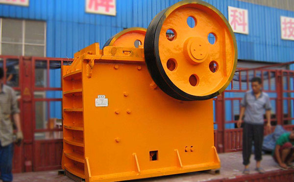 透輝石顎式破碎機(jī) 透輝石顎式破碎機(jī)