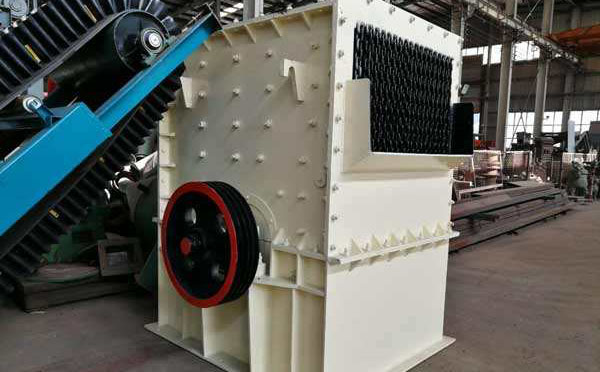 輝石錘式破碎機(jī) 輝石錘式破碎機(jī)